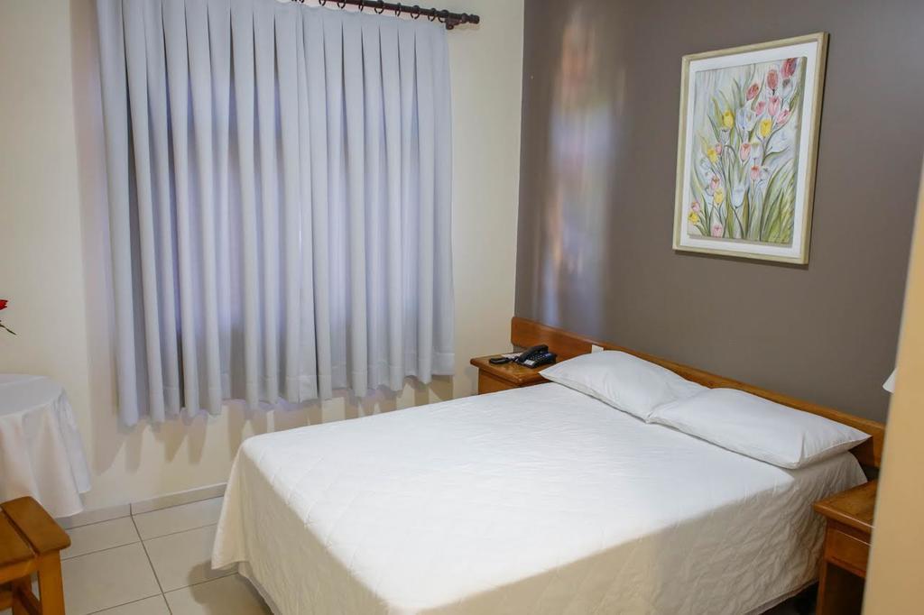 Hotel Abib Іраті Екстер'єр фото