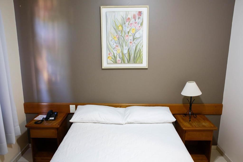 Hotel Abib Іраті Екстер'єр фото